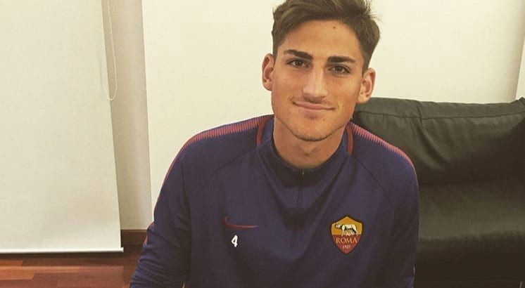 <h2>Se inizi giovane, sei un passo avanti a tutti</h2>
<div id="comp-j17kjwnt" class="txtNew">
<p class="font_8">"Fin dal primo incontro c’è stata sintonia ed avevo capito che era a lui che volevo affidarmi completamente.</p>
<p class="font_8">I giovani, come ben si sa, hanno bisogno di sostegno ma anche alle volte di soffermarsi su concetti e sugli errori in modo tale da approfondire delle riflessioni che magari insieme ai genitori non hanno modo o tempo di affrontarle.</p>
<p class="font_8">Per esperienza personale lavorare con lui è davvero unico. Fin dall'inizio mi sono trovato bene, a mio agio.</p>
<p class="font_8">Durante le sessioni era in grado di farmi notare particolari a cui io non davo importanza ma che hanno portato a dei miglioramenti sia nella pratica sia nel modo di pensare. Insomma ti fa vedere il mondo con occhi diversi.</p>
<p class="font_8">Tutto questo ovviamente non viene concepito e trasmesso come un obbligo ma bensì come degli incontri da svolgere con piacere".</p>
</div>
<p>&nbsp;</p>